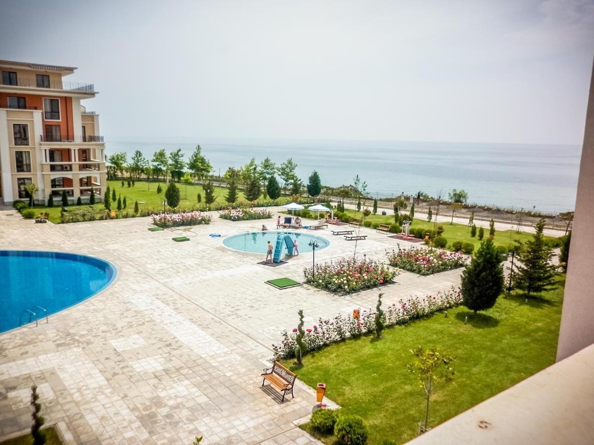 Prestige Fort Beach - Premium Apartments Sveti Vlas Esterno foto