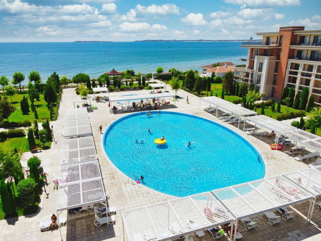Prestige Fort Beach - Premium Apartments Sveti Vlas Esterno foto