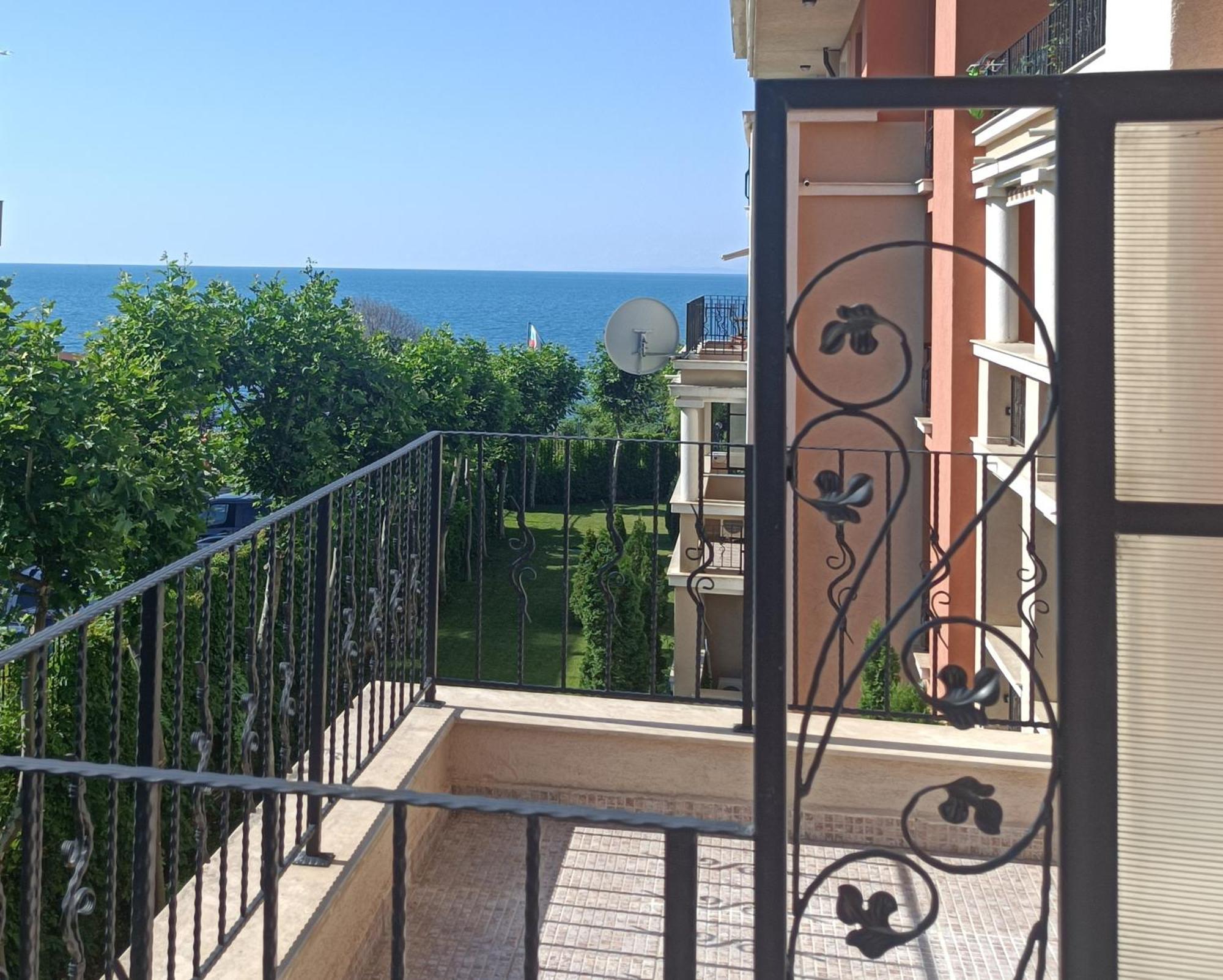 Prestige Fort Beach - Premium Apartments Sveti Vlas Esterno foto